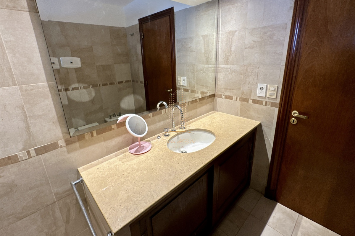 Casa ID.433 - Casa en venta 4 dormitorios en Punta del Este