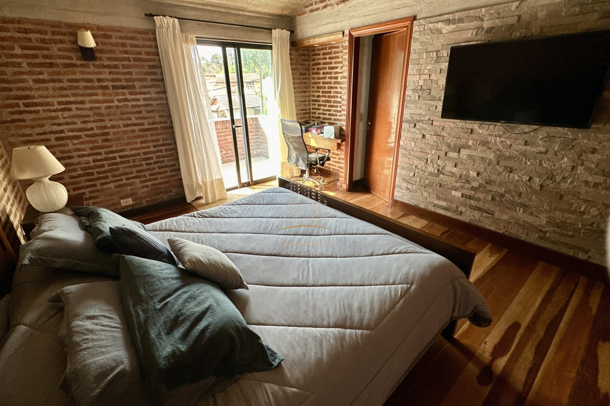 Casa ID.433 - Casa en venta 4 dormitorios en Punta del Este