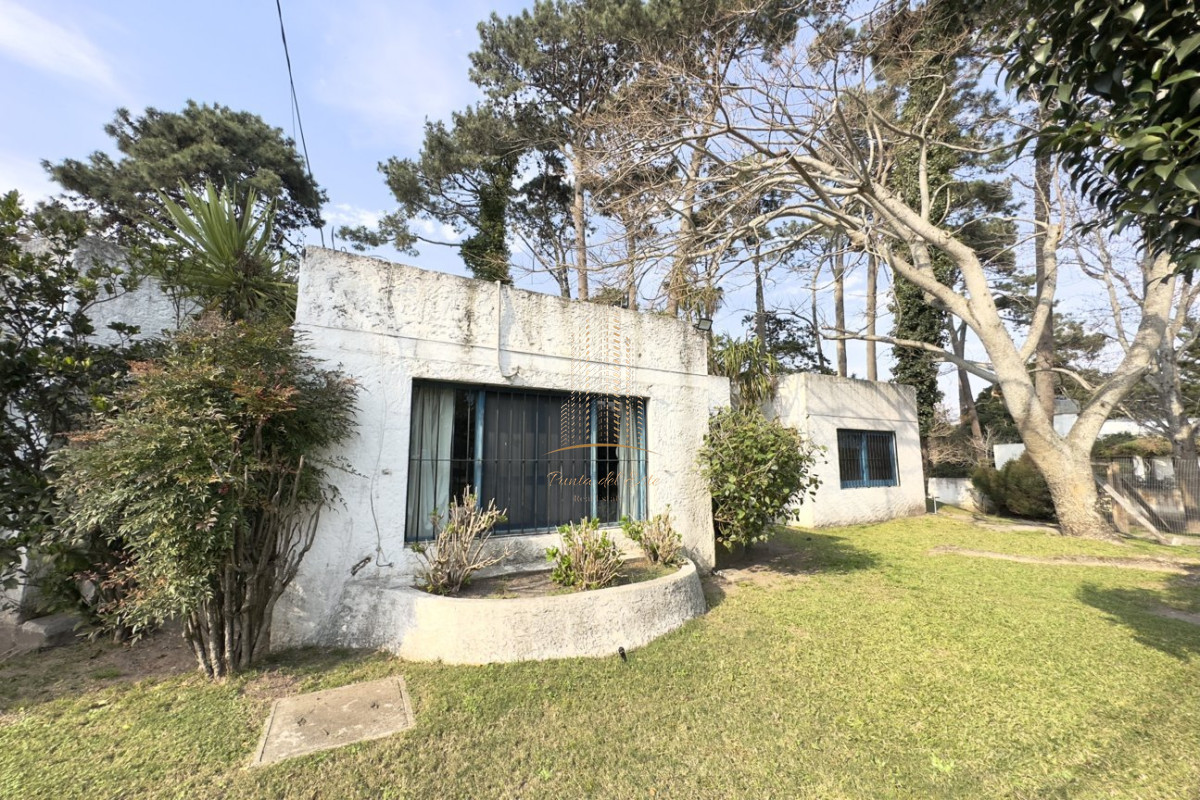 Casa ID.443 - Casa en alquiler 4 dormitorios con piscina - Jardines de Cordoba , Punta del Este