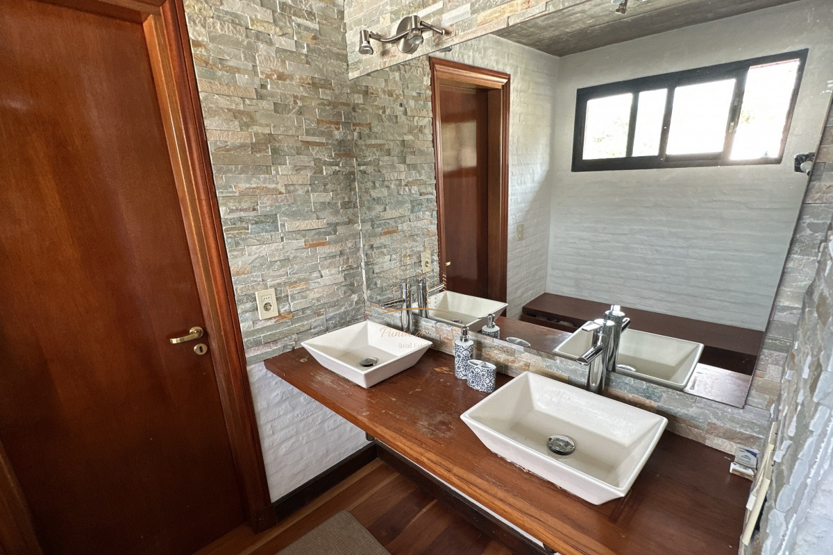 Casa ID.433 - Casa en venta 4 dormitorios en Punta del Este