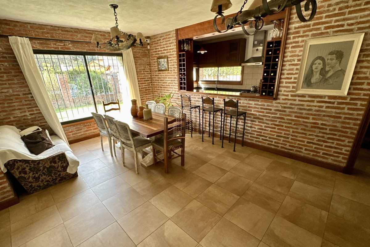 Casa ID.433 - Casa en venta 4 dormitorios en Punta del Este