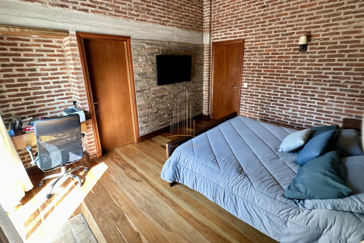 Casa ID.433 - Casa en venta 4 dormitorios en Punta del Este