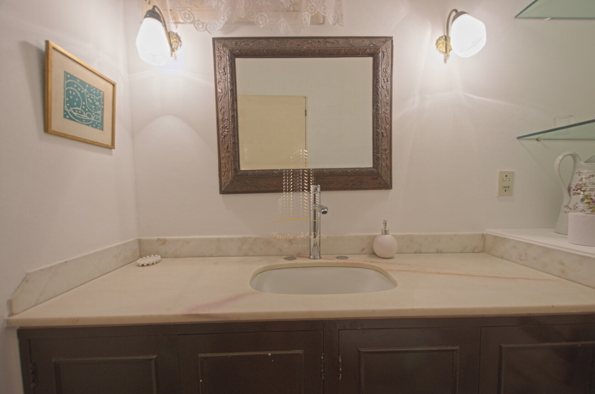 Casa ID.431 - Casa de 4 dormitorios con piscina climatizada en alquiler