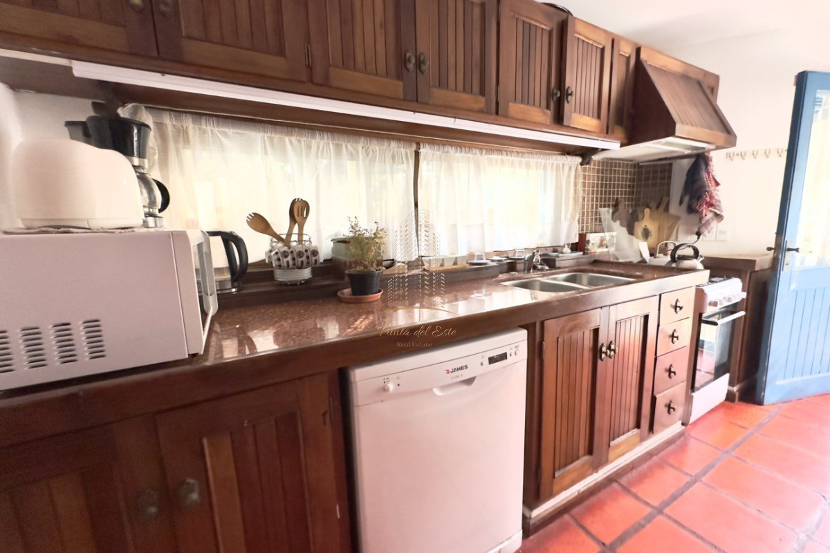 Casa ID.443 - Casa en alquiler 4 dormitorios con piscina - Jardines de Cordoba , Punta del Este