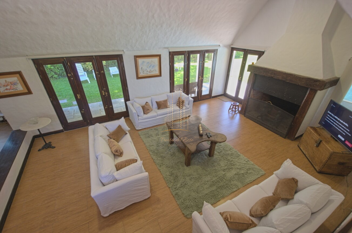 Casa ID.431 - Casa de 4 dormitorios con piscina climatizada en alquiler