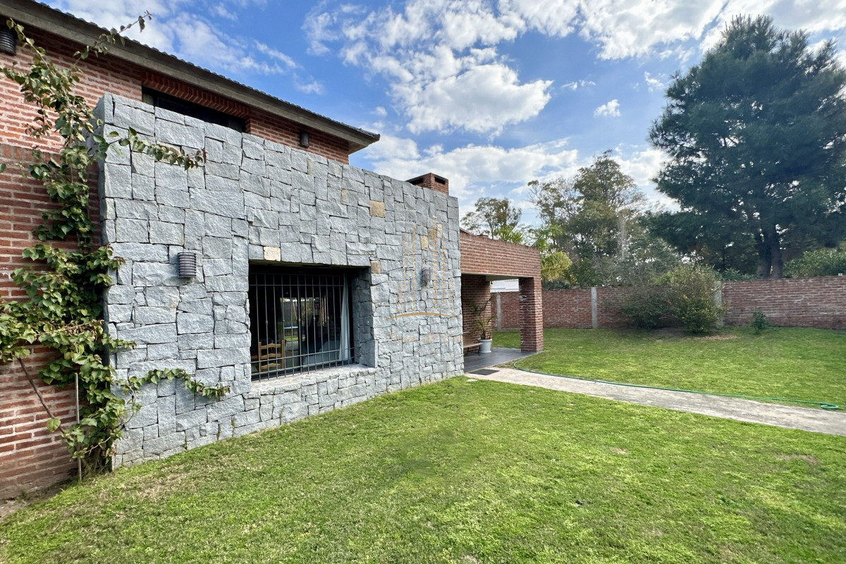 Casa ID.433 - Casa en venta 4 dormitorios en Punta del Este