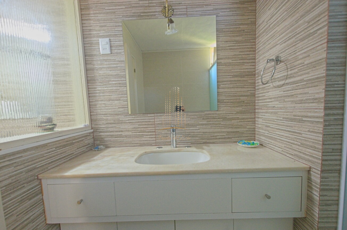 Casa ID.431 - Casa de 4 dormitorios con piscina climatizada en alquiler