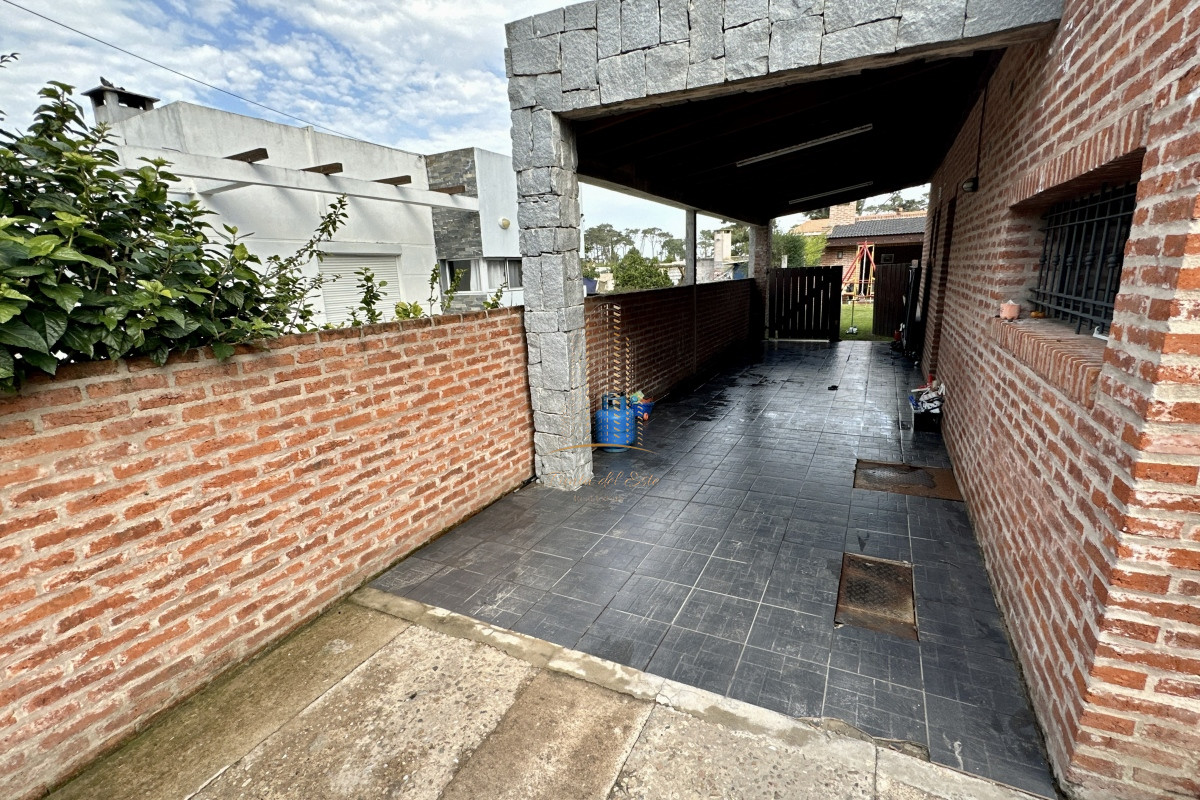 Casa ID.433 - Casa en venta 4 dormitorios en Punta del Este