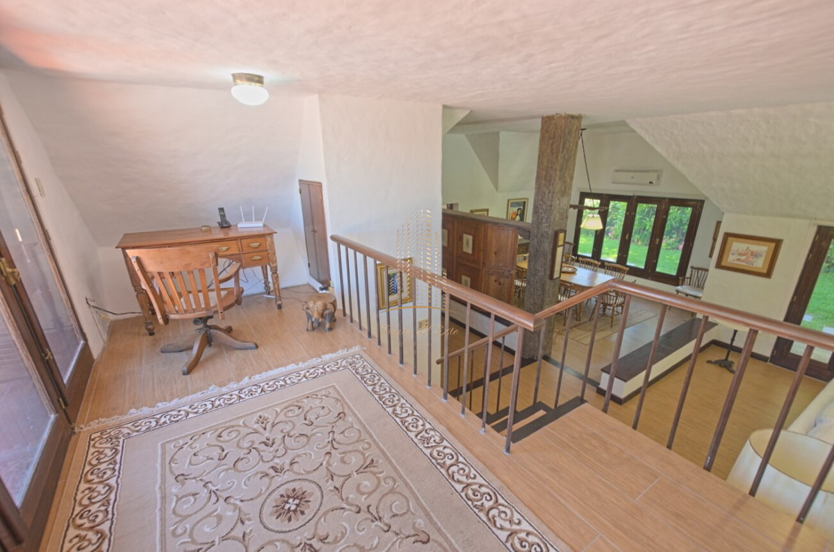 Casa ID.431 - Casa de 4 dormitorios con piscina climatizada en alquiler