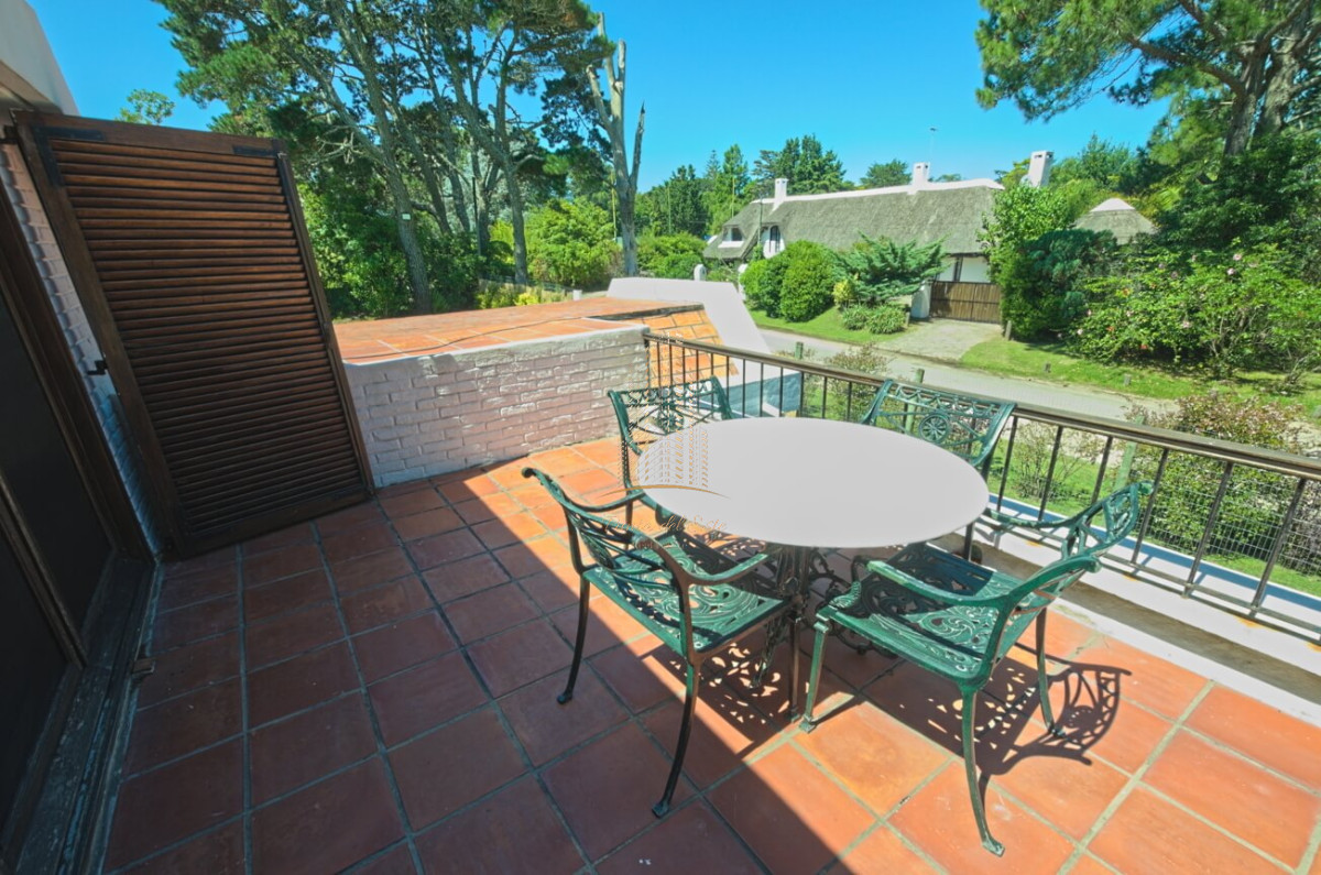 Casa ID.431 - Casa de 4 dormitorios con piscina climatizada en alquiler