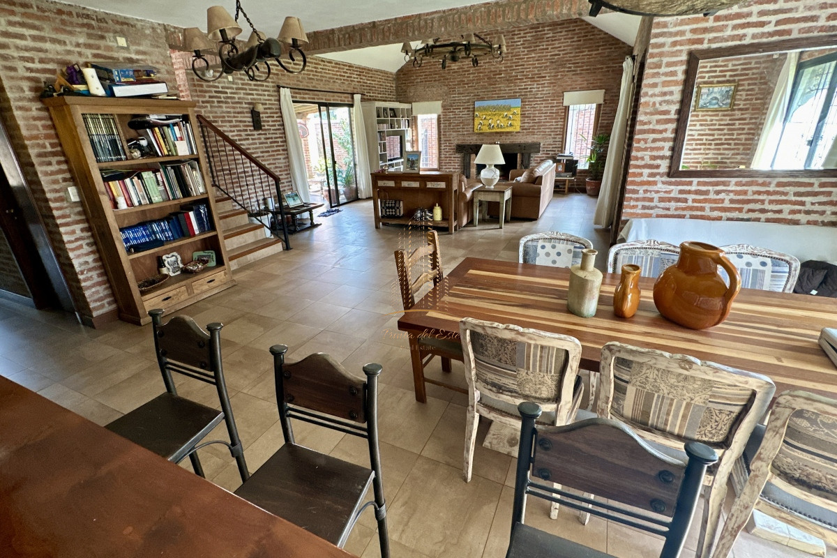 Casa ID.433 - Casa en venta 4 dormitorios en Punta del Este