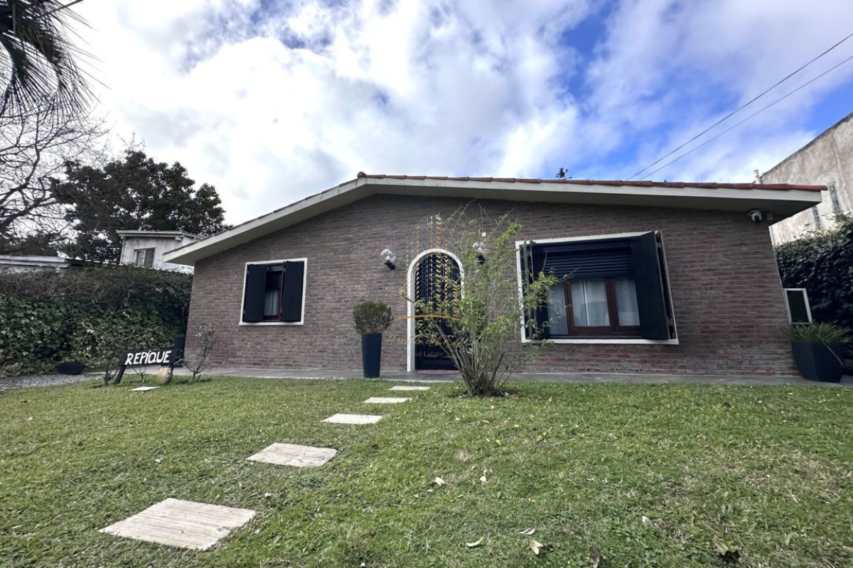 Casa ID.434 - Casa 2 dormitorios con piscina climatizada Mansa, Punta del Este