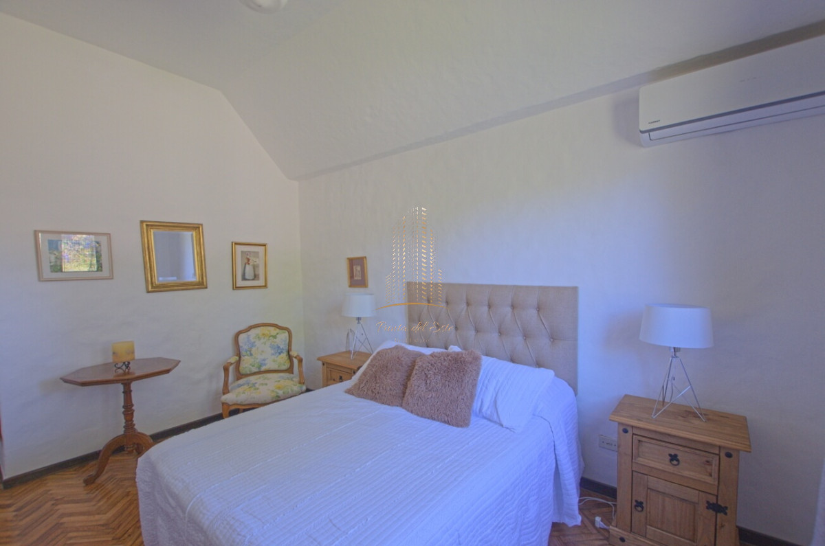 Casa ID.431 - Casa de 4 dormitorios con piscina climatizada en alquiler