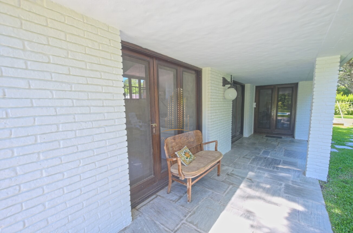 Casa ID.431 - Casa de 4 dormitorios con piscina climatizada en alquiler