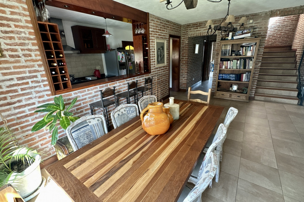 Casa ID.433 - Casa en venta 4 dormitorios en Punta del Este