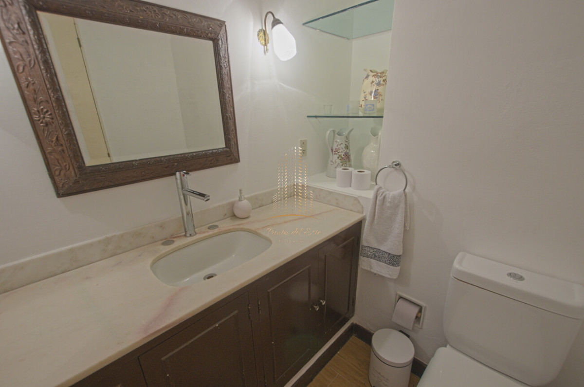 Casa ID.431 - Casa de 4 dormitorios con piscina climatizada en alquiler