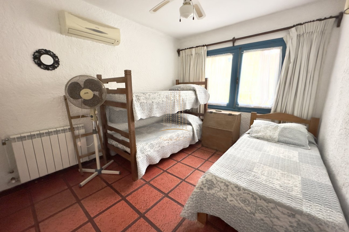 Casa ID.443 - Casa en alquiler 4 dormitorios con piscina - Jardines de Cordoba , Punta del Este