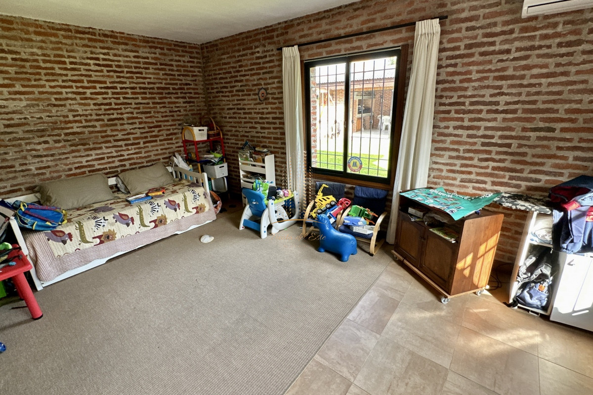 Casa ID.433 - Casa en venta 4 dormitorios en Punta del Este