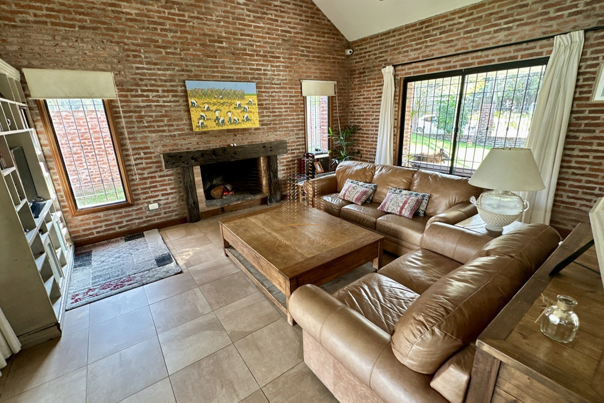 Casa ID.433 - Casa en venta 4 dormitorios en Punta del Este