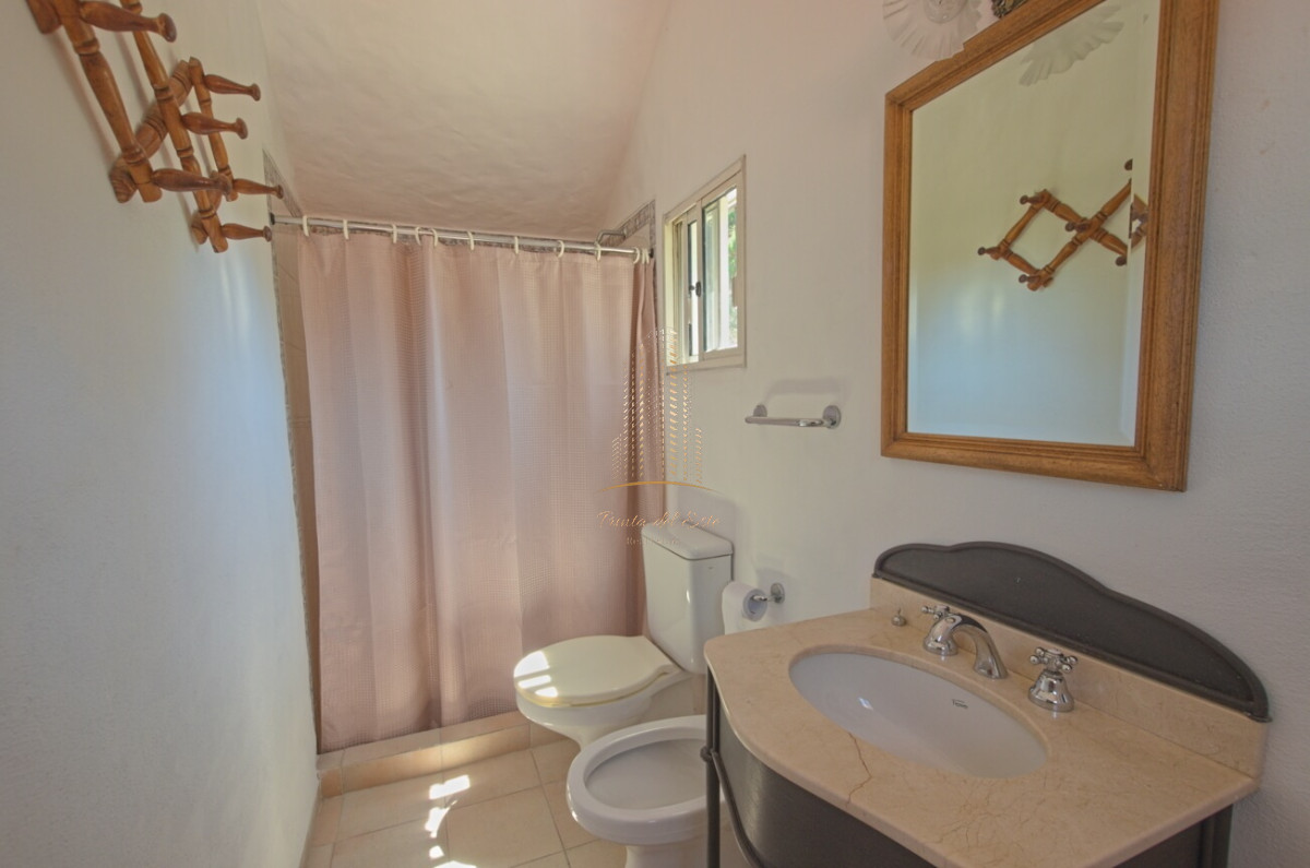 Casa ID.431 - Casa de 4 dormitorios con piscina climatizada en alquiler