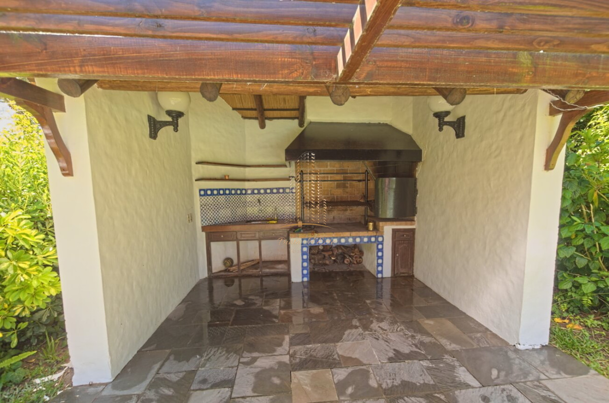 Casa ID.431 - Casa de 4 dormitorios con piscina climatizada en alquiler