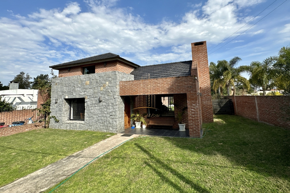 Casa ID.433 - Casa en venta 4 dormitorios en Punta del Este