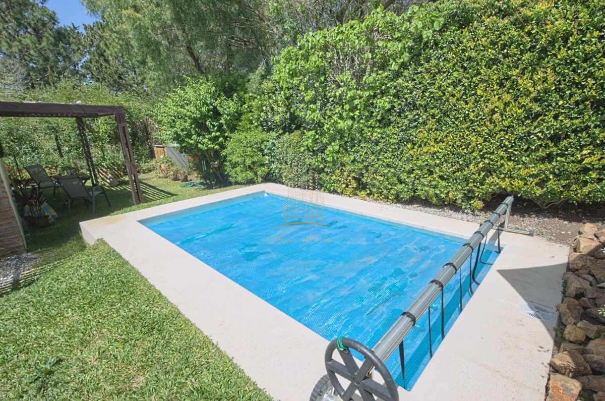 Casa ID.434 - Casa 2 dormitorios con piscina climatizada Mansa, Punta del Este