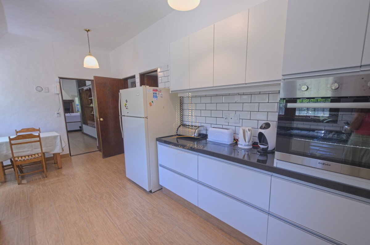 Casa ID.431 - Casa de 4 dormitorios con piscina climatizada en alquiler