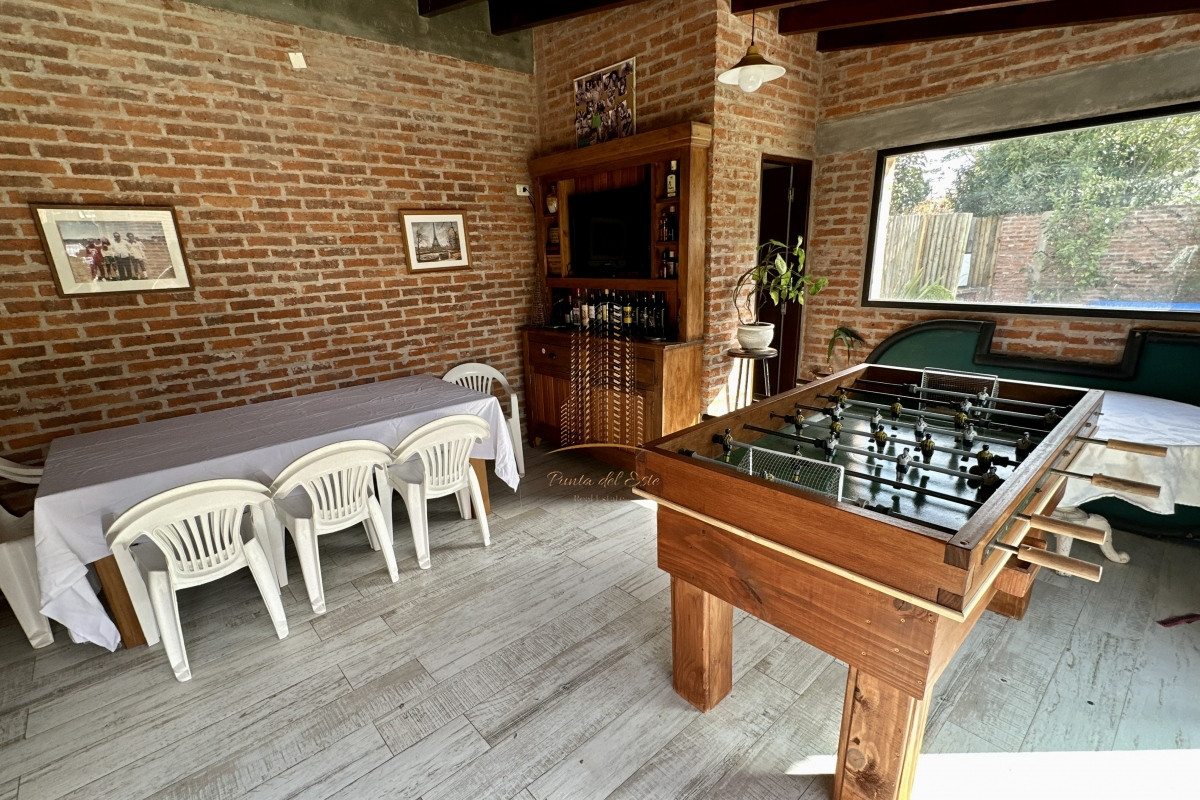 Casa ID.433 - Casa en venta 4 dormitorios en Punta del Este