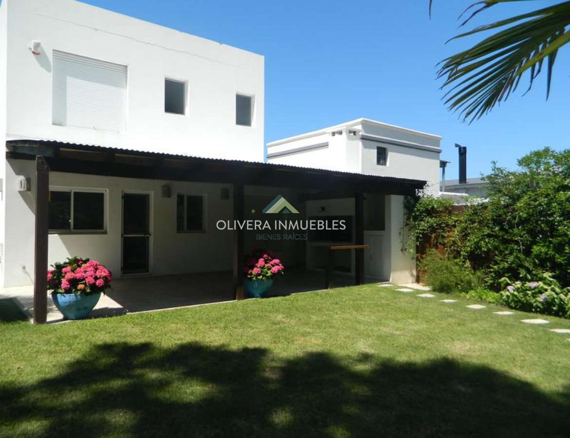 Casa ID.10845 - Casa en alquiler 4 dormitorios La Barra