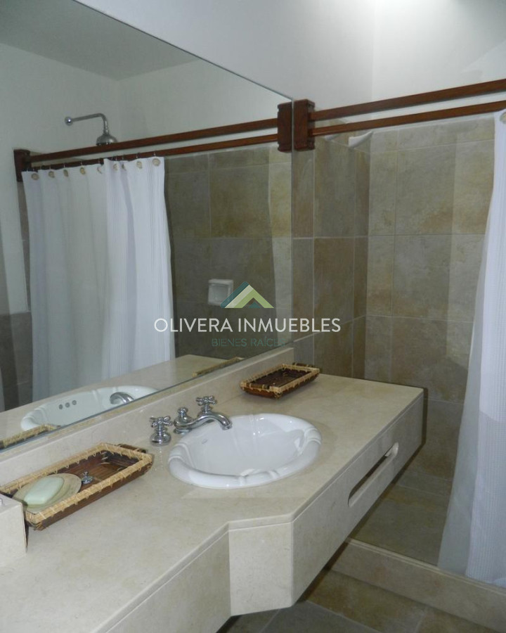 Casa ID.10845 - Casa en alquiler 4 dormitorios La Barra