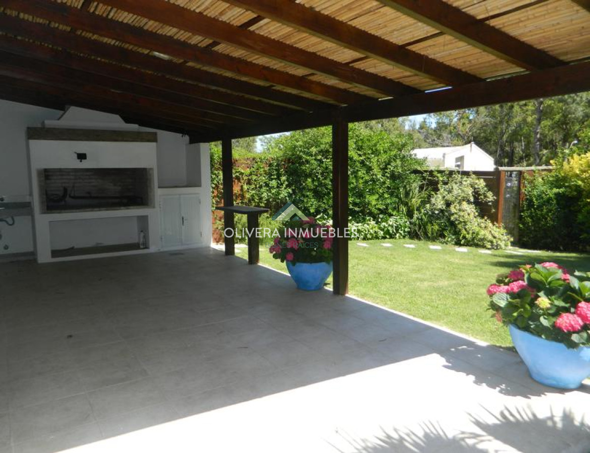 Casa ID.10845 - Casa en alquiler 4 dormitorios La Barra
