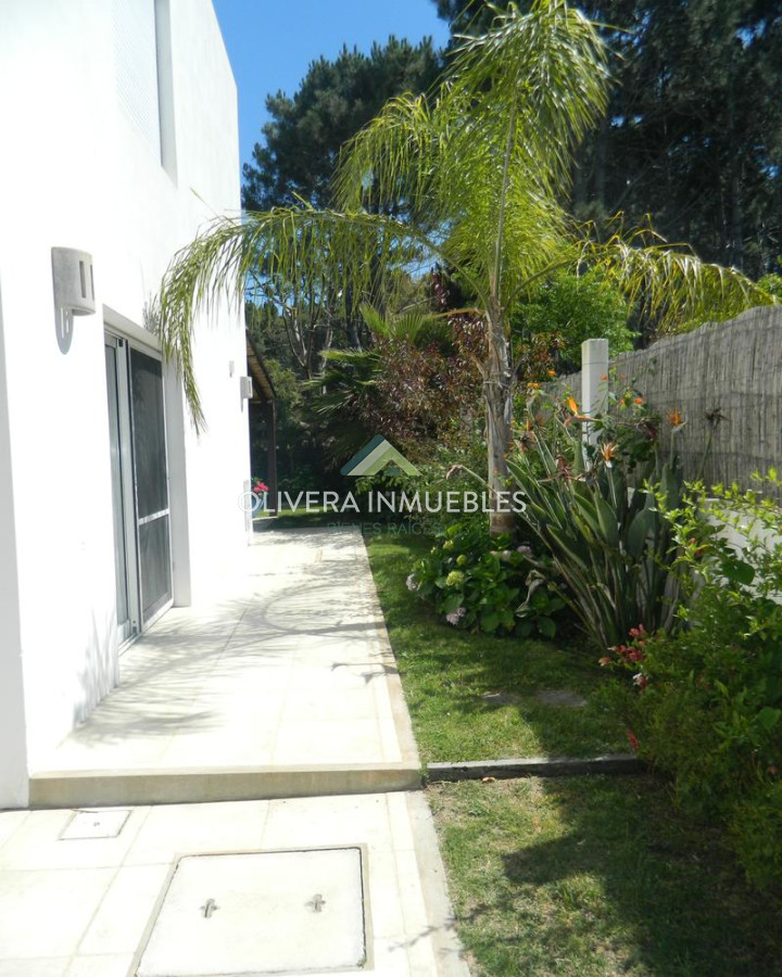 Casa ID.10845 - Casa en alquiler 4 dormitorios La Barra