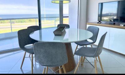 Apartamento de 3 dormitorios en Playa Mansa en venta