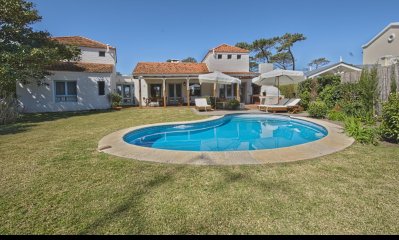 Casa en Montoya con piscina a metros del mar