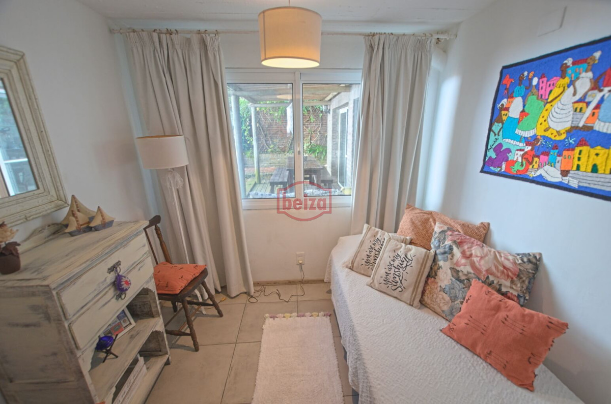 Apartamento ID.166239/PUNTA-DLE-ESTE-PENINSULA-SOBRE-GORLERO-MONO-AMBIENTE-EDIFICIO-CON-SERVICIOS - Apartamento 3 dormitorios en alquiler La Barra