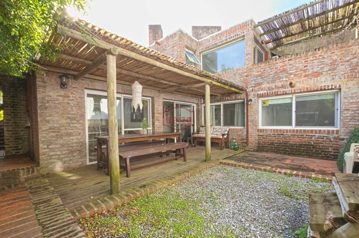 Apartamento ID.166239/PUNTA-DLE-ESTE-PENINSULA-SOBRE-GORLERO-MONO-AMBIENTE-EDIFICIO-CON-SERVICIOS - Apartamento 3 dormitorios en alquiler La Barra