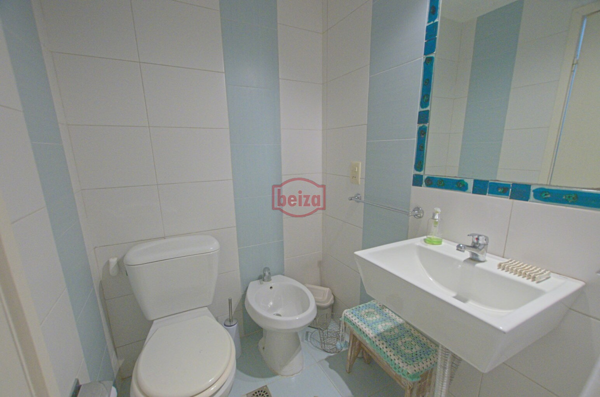 Apartamento ID.166239/PUNTA-DLE-ESTE-PENINSULA-SOBRE-GORLERO-MONO-AMBIENTE-EDIFICIO-CON-SERVICIOS - Apartamento 3 dormitorios en alquiler La Barra