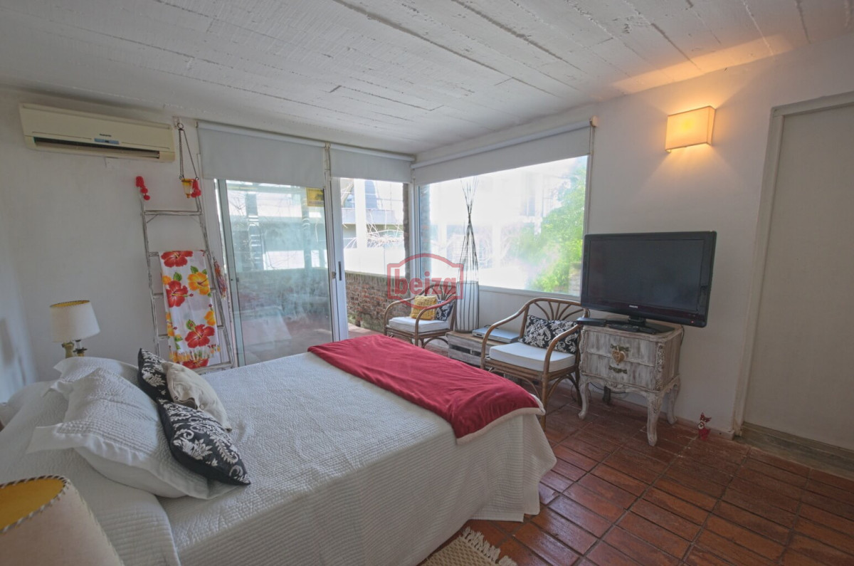 Apartamento ID.166239/PUNTA-DLE-ESTE-PENINSULA-SOBRE-GORLERO-MONO-AMBIENTE-EDIFICIO-CON-SERVICIOS - Apartamento 3 dormitorios en alquiler La Barra