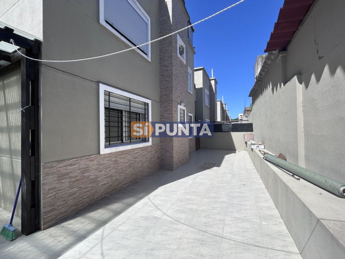 Apartamento en venta y en alquiler Anual - Maldonado Uruguay - SPT11771A
