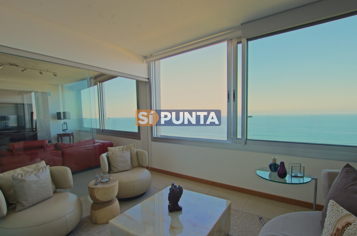 Apartamento de 3 dormitorios en torre de categoría - Primera línea de la Brava - SPT8361A