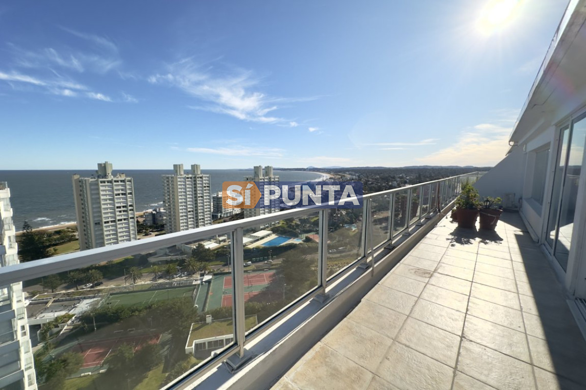 Penthouse en venta de 3 plantas Punta del Este - SPT12585A