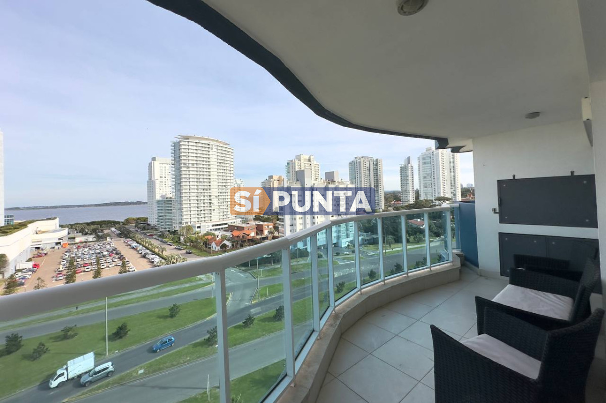Apartamento en Alquiler, 3 dormitorios, Playa Mansa - SPT13131A