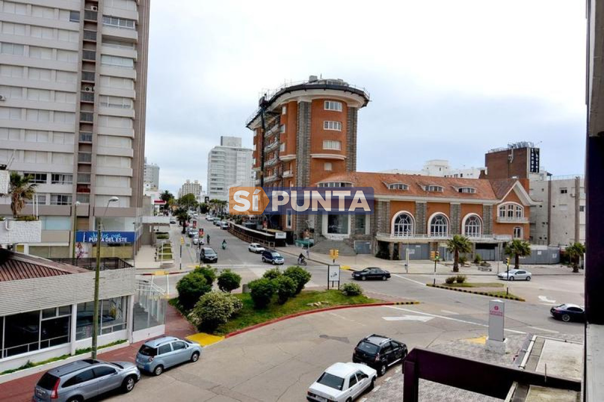 Apartamento en alquiler Playa Mansa - SPT780A