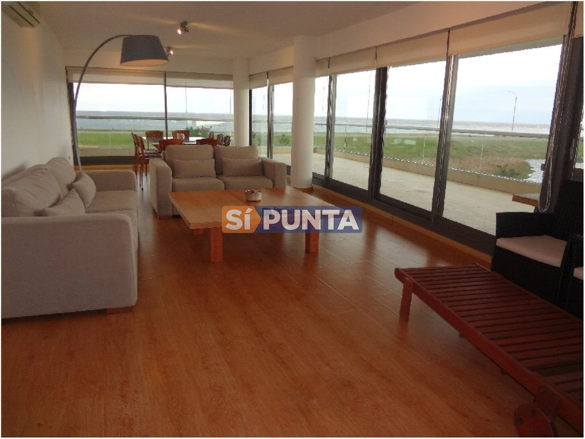 Apartamento de 3 dormitorios y dependencia, playa mansa - SPT1815A