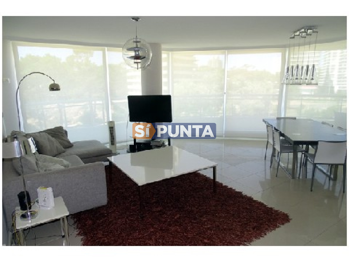 Apartamento con 3 dormitorios en alquiler - SPT1770A