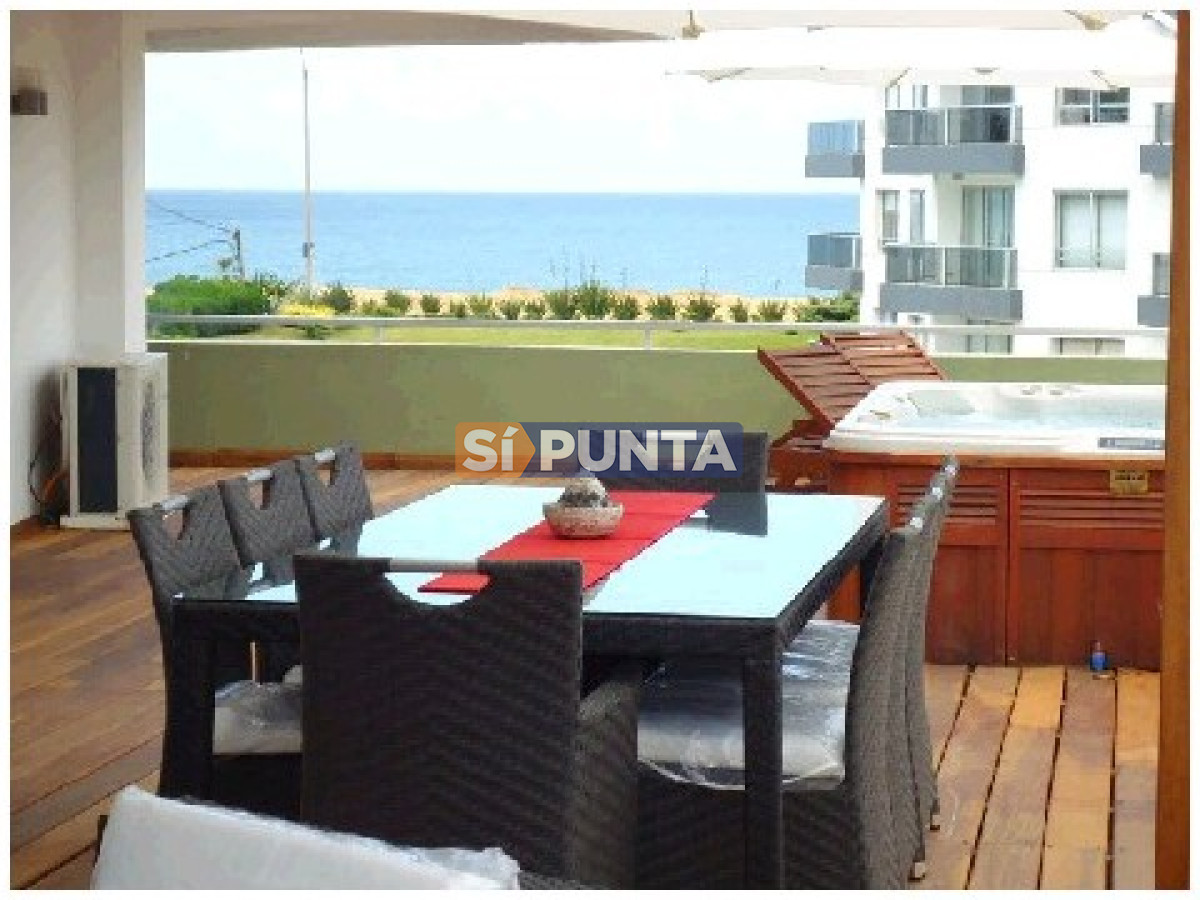 Apartamento en Playa Mansa - SPT885A