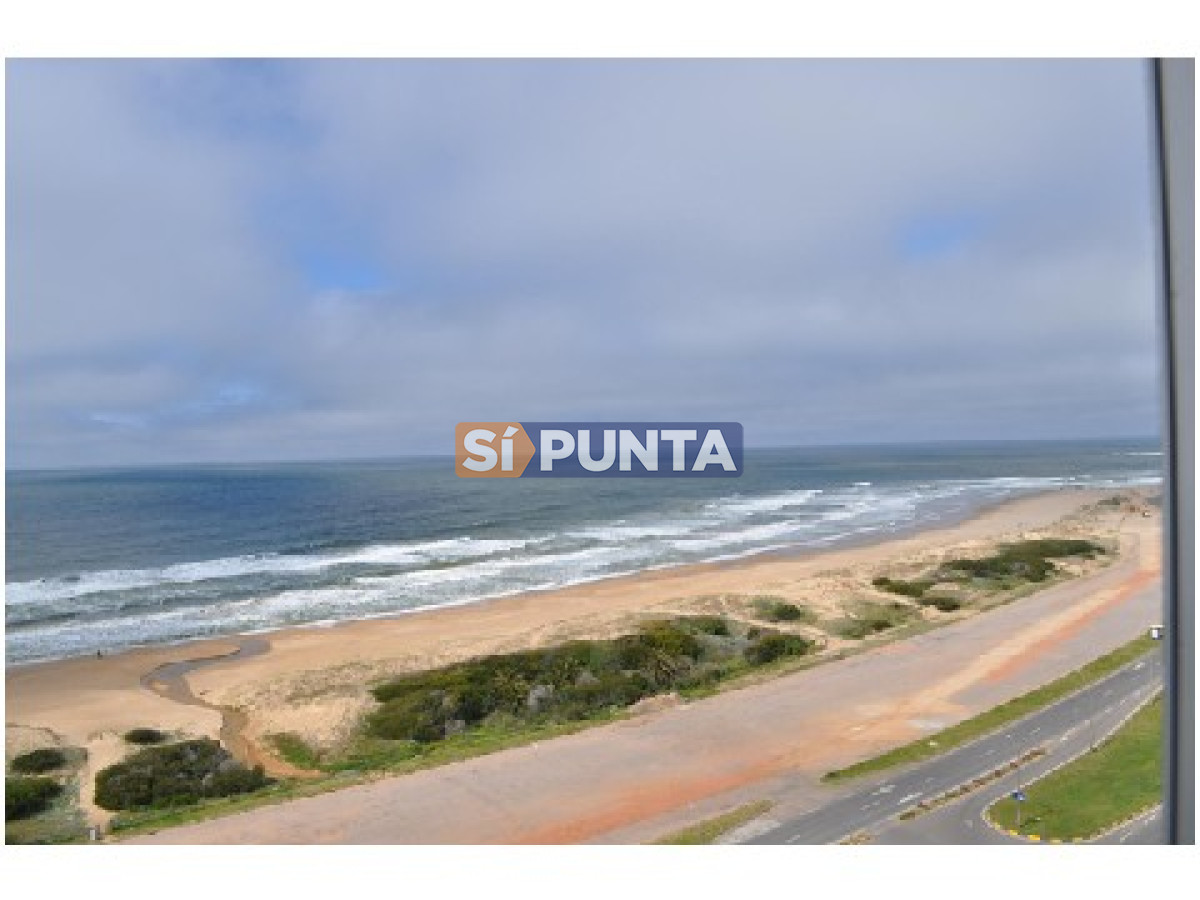 Primera línea en playa brava - SPT121A