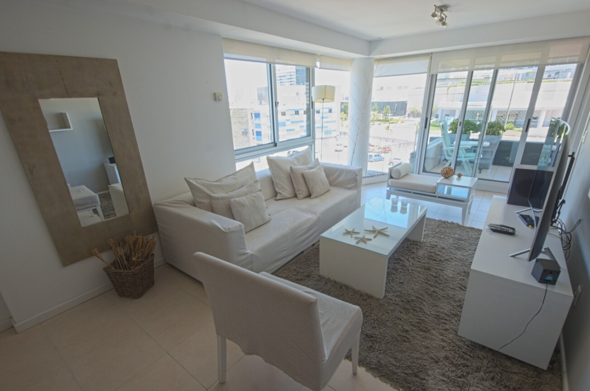 Apartamento de 3 dormitorios en venta y alquiler en Punta del Este - Mansa