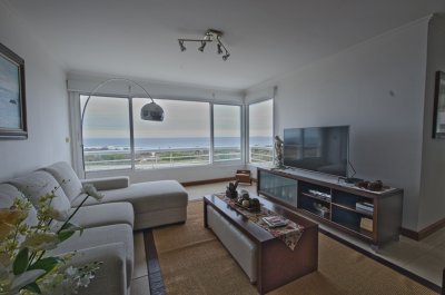 Apartamento a la venta en Playa Brava primera linea